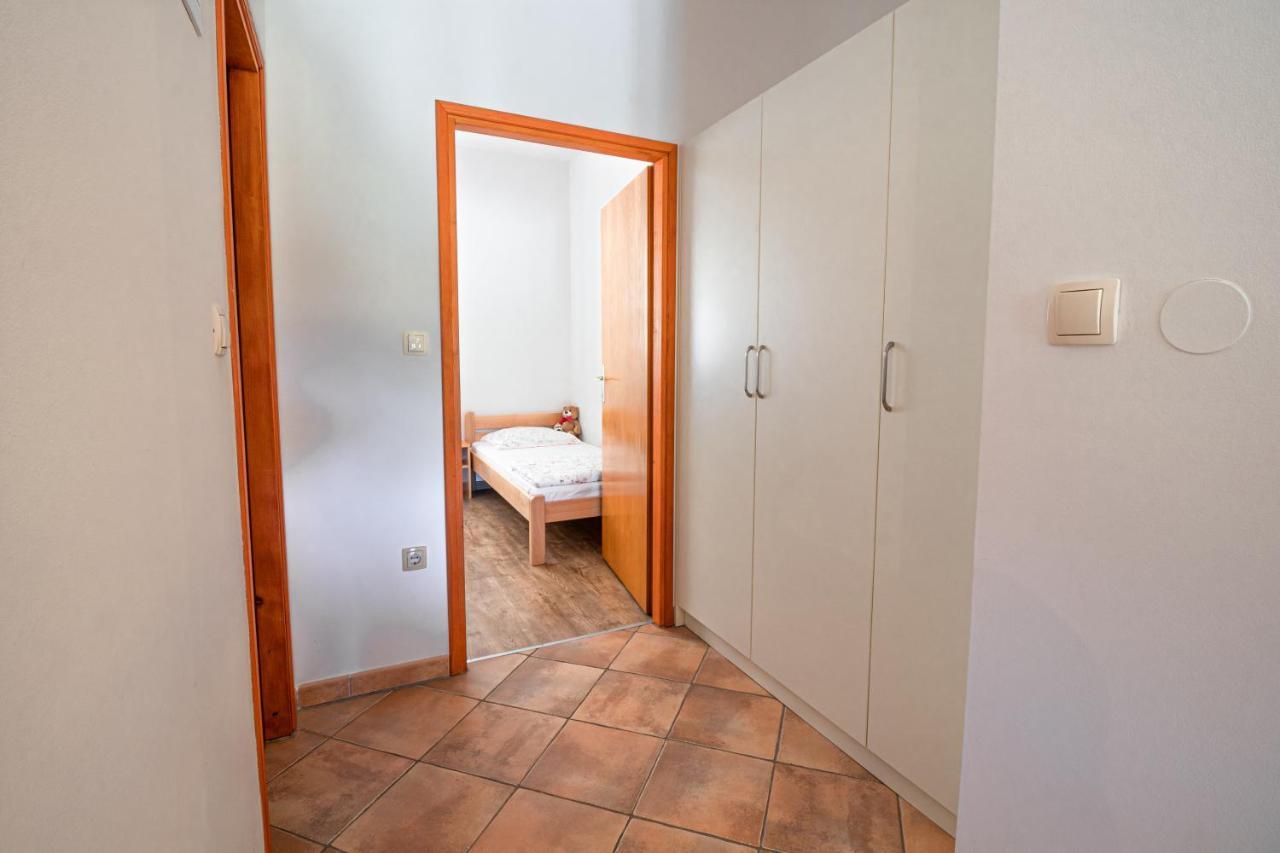 Kornić Apartments Sandra מראה חיצוני תמונה