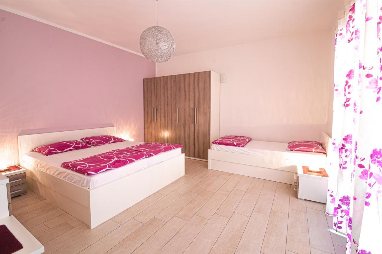 Kornić Apartments Sandra מראה חיצוני תמונה