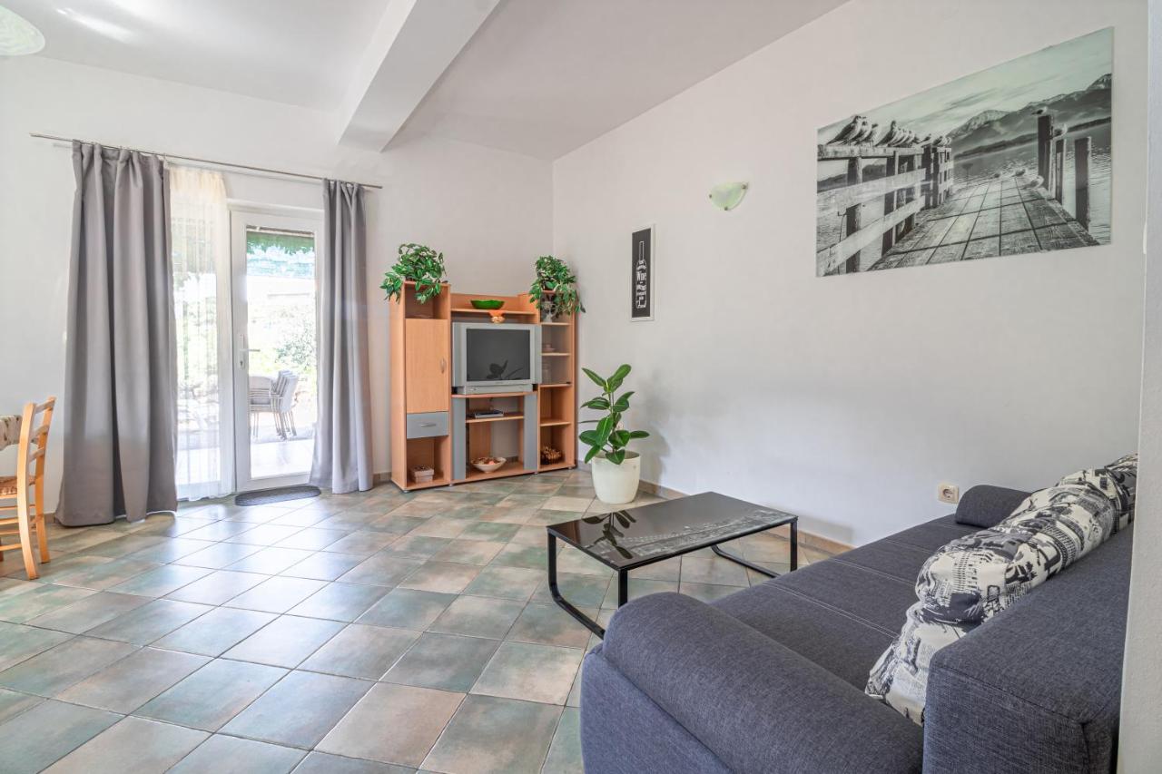 Kornić Apartments Sandra מראה חיצוני תמונה
