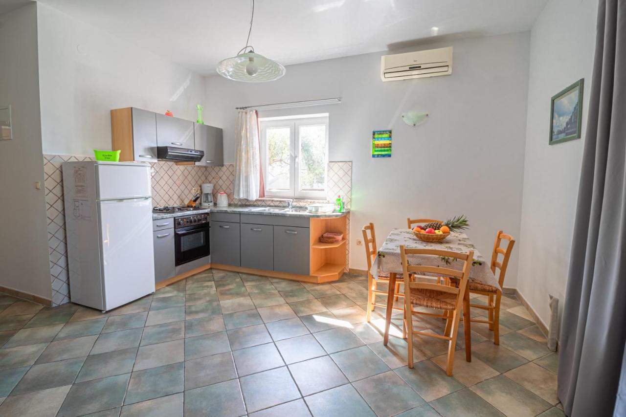 Kornić Apartments Sandra מראה חיצוני תמונה