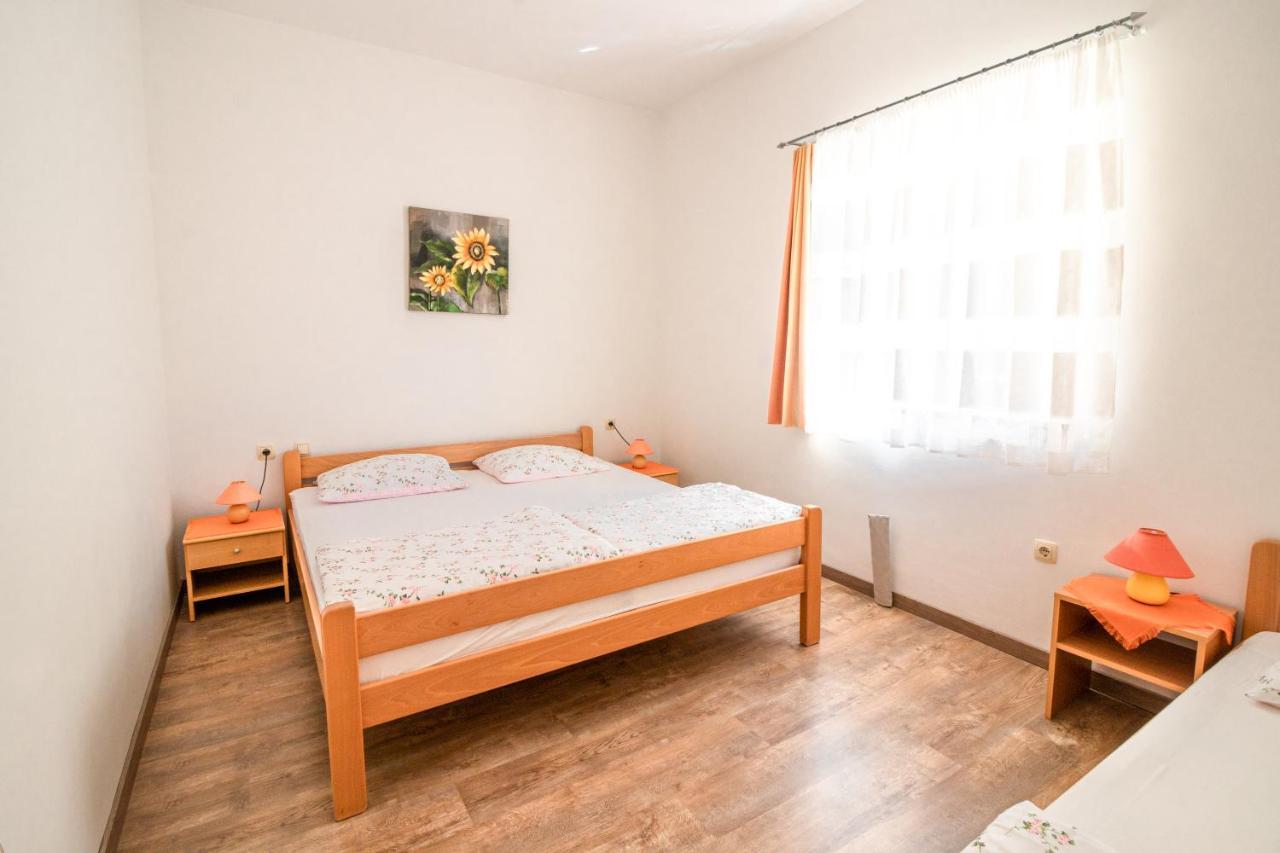 Kornić Apartments Sandra מראה חיצוני תמונה