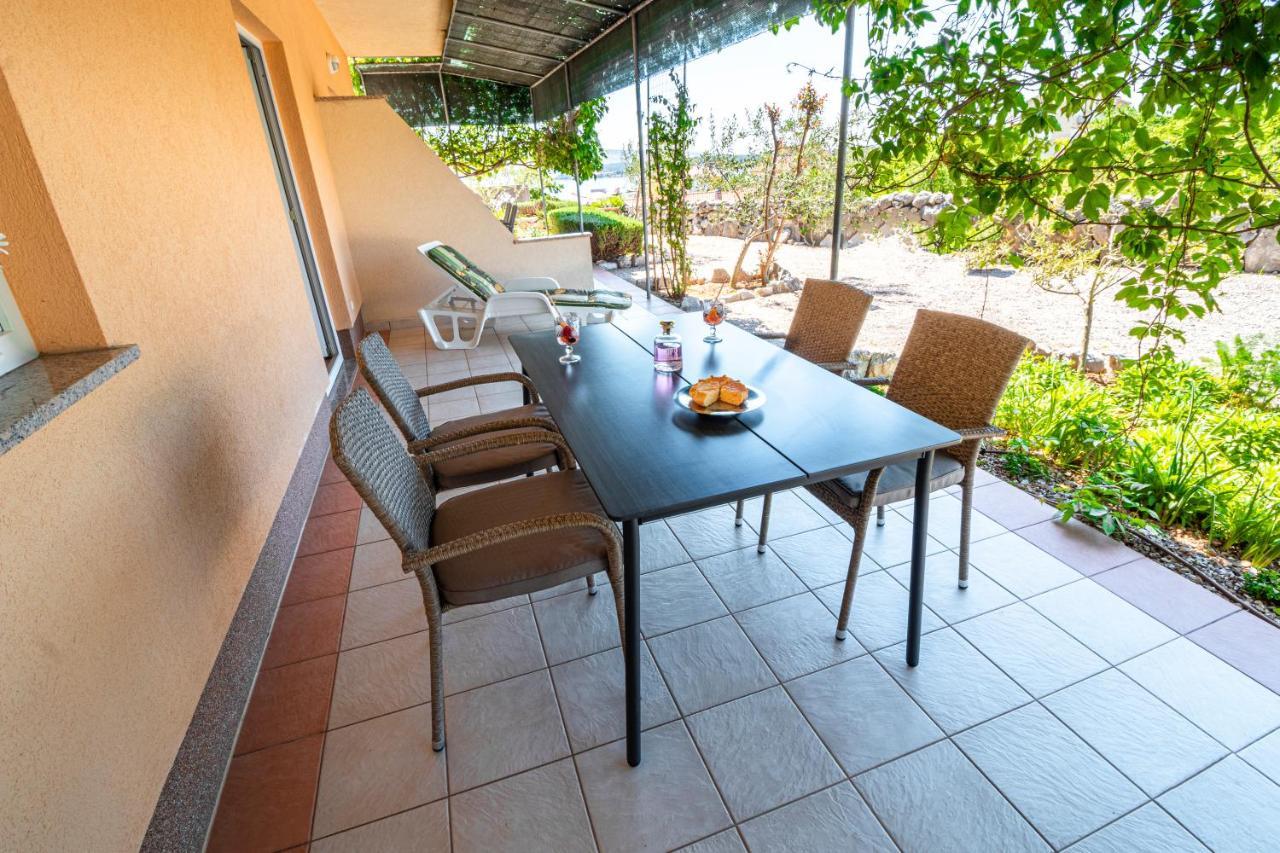 Kornić Apartments Sandra מראה חיצוני תמונה