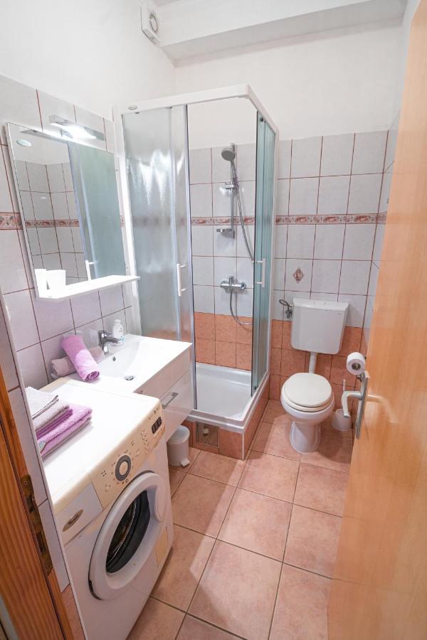 Kornić Apartments Sandra מראה חיצוני תמונה