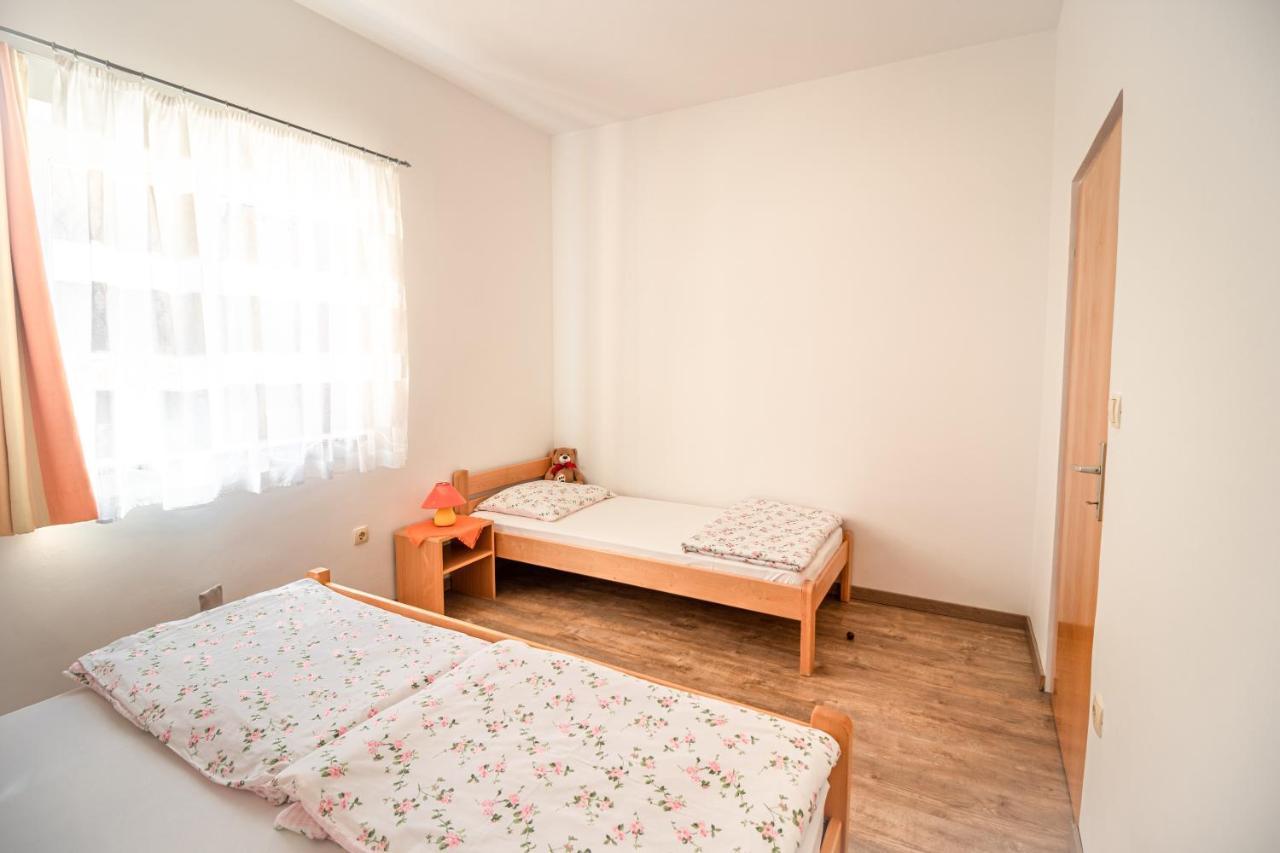 Kornić Apartments Sandra מראה חיצוני תמונה